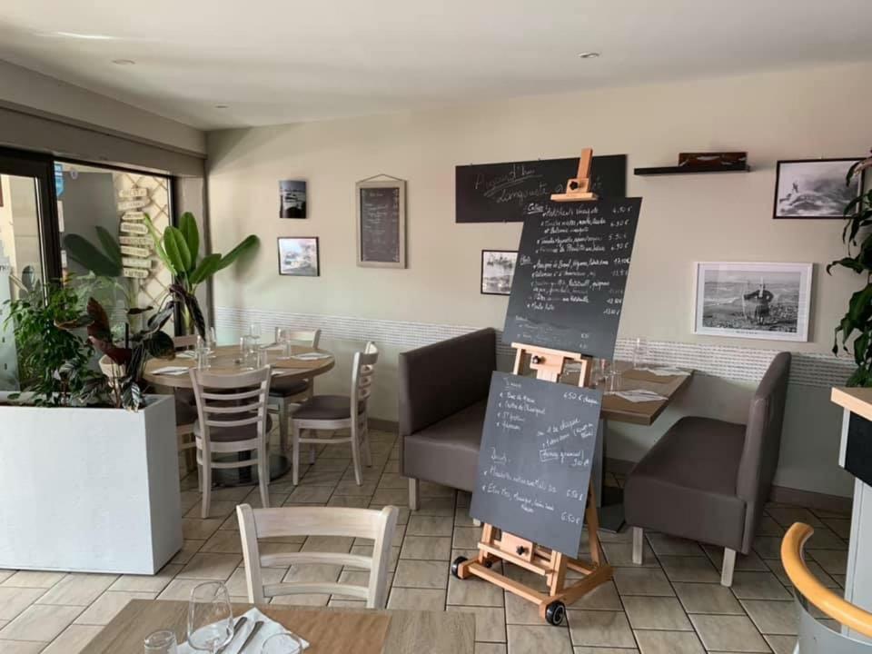 Hotel Le Trymen à Saint-Guénolé Extérieur photo